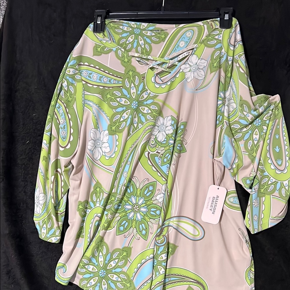 Floral Green and Cream Women's Top